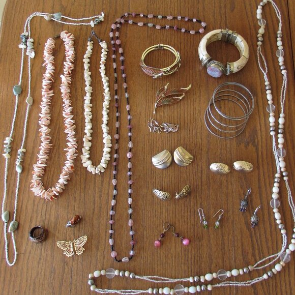 Costume Jewelry Lot Jewelry - Costume Jewelry Lot #5